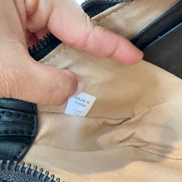 Pre-Owned Tory Burch Small Mercer Multi Pocket‎ Shoulder Bag - Picture 12 of 17